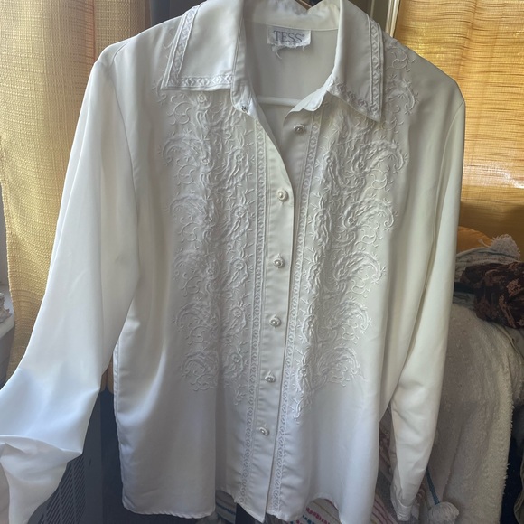 Vintage white button down blouse - Picture 6 of 10
